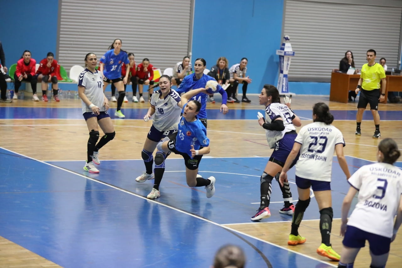 (ARŞİV FOTO) - ARMADA PRAXİS YALIKAVAK SPOR KULÜBÜ, İSTANBUL’DA OYNANAN KARŞILAŞMADA ÜSKÜDAR...