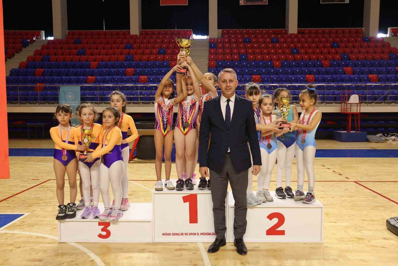 ARTİSTİK CİMNASTİK MÜSABAKALARI TAMAMLANDI