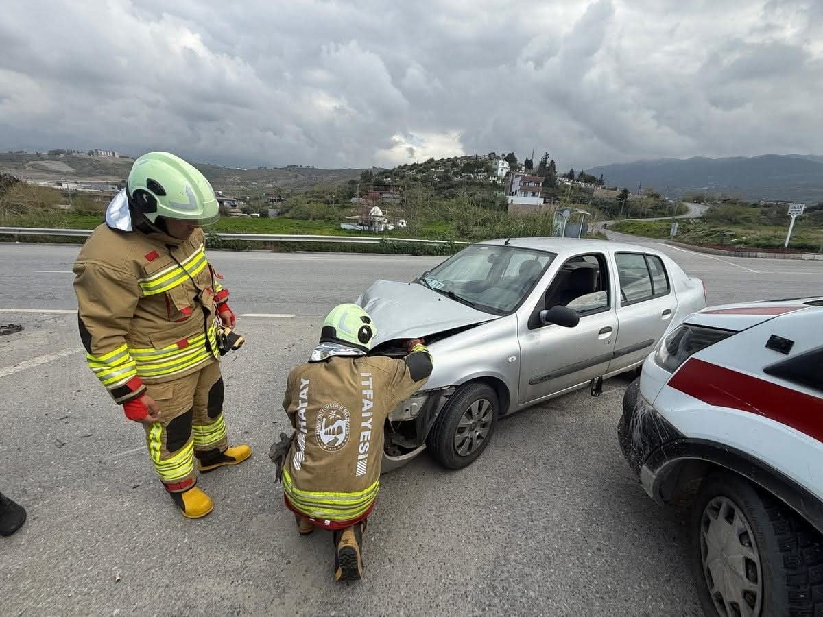 ASA ARSUZ'DA TRAFİK KAZASI: 1 YARALI (FOTOĞRAFLI) CEMAL KILINÇ HATAY (İHA) - HATAY’IN ARSUZ...
