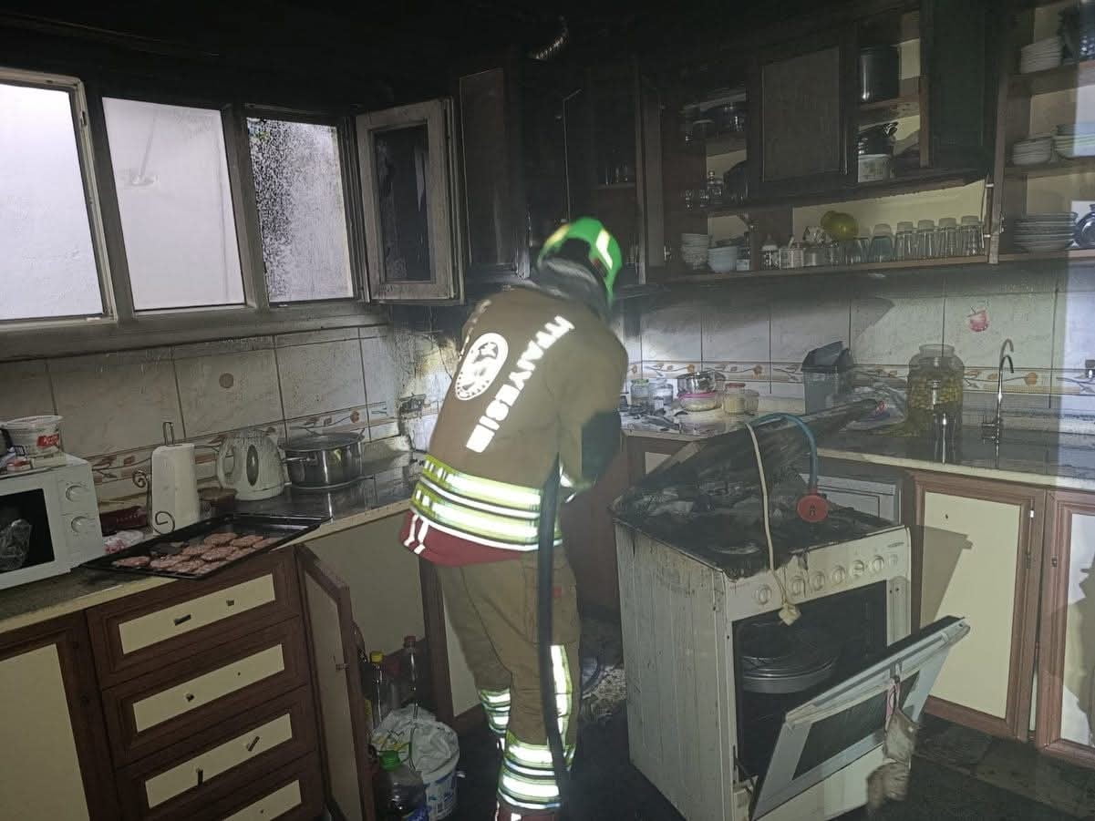 ASA İSKENDERUN'DA EV YANGINI (FOTOĞRAFLI) CEMAL KILINÇ HATAY (İHA) - HATAY’IN İSKENDERUN İLÇESİNDE...