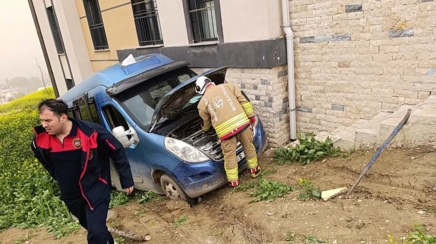 ASA KIRIKHAN'DA TRAFİK KAZASI: 2 YARALI (FOTOĞRAFLI) CEMAL KILINÇ HATAY (İHA) - HATAY’IN KIRIKHAN...