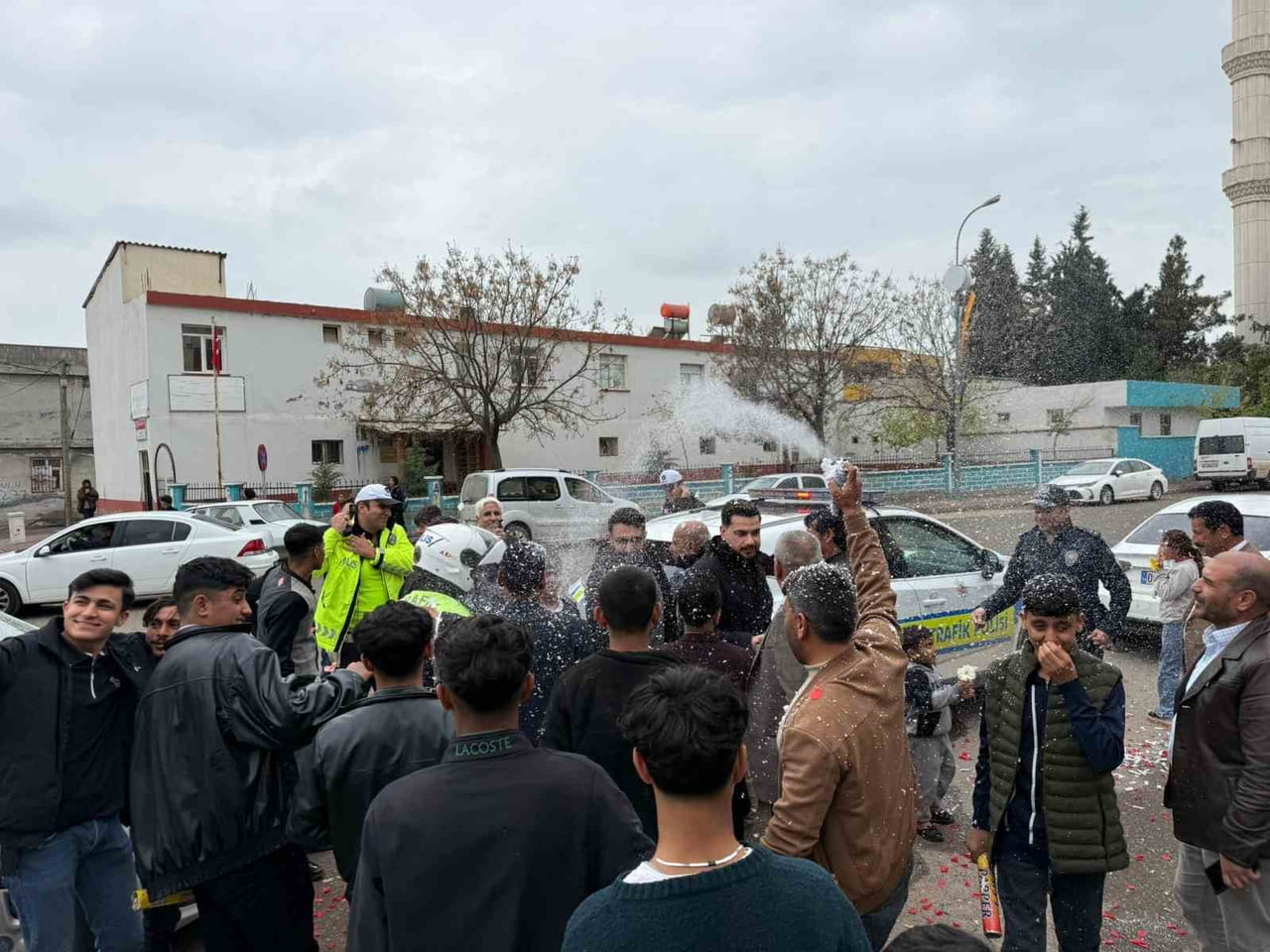 ASILSIZ İHBARDAN SÜRPRİZ PASTA ÇIKTI