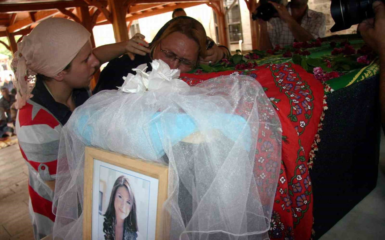 ASLI BAŞ’IN CENAZESİ