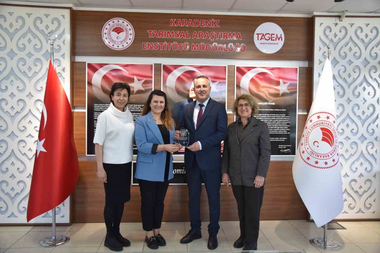 ATAKUM BELEDİYESİ ORGANİZASYONUYLA MAHALLE MUHTARLARI, KARADENİZ TARIMSAL ARAŞTIRMA...