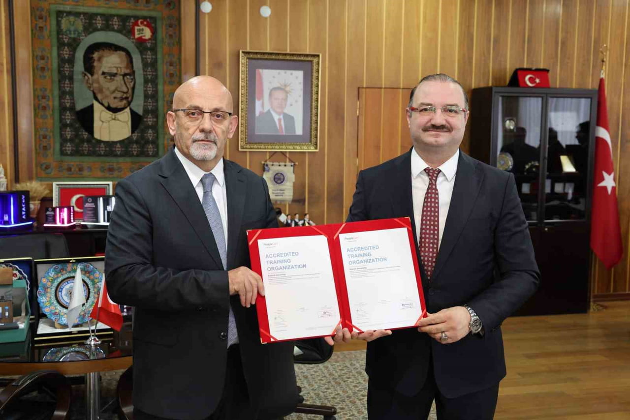 ATATÜRK ÜNİVERSİTESİ, ULUSLARARASILAŞMA VİZYONU DOĞRULTUSUNDA ÖNEMLİ BİR BAŞARIYA DAHA İMZA...