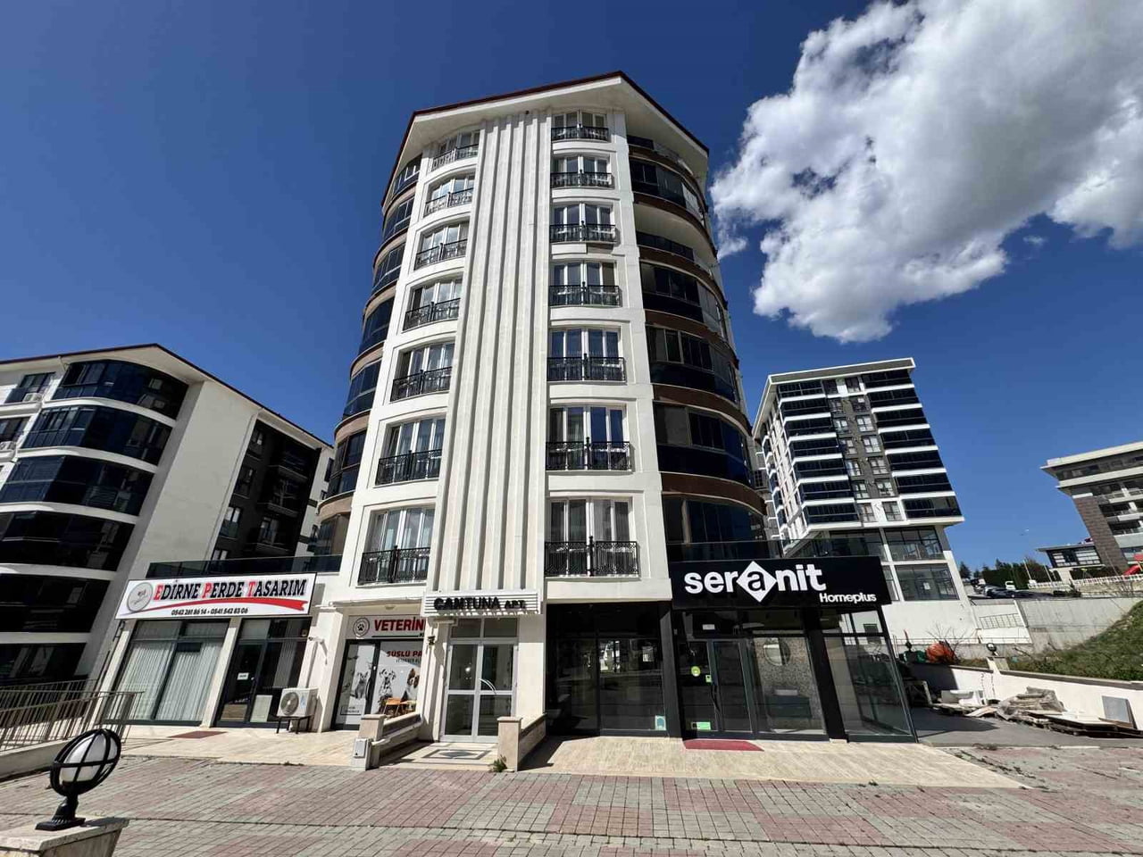 ATEŞ ENDER DEMİR 5. KATTAN DÜŞEREK HAYATINI KAYBETTİ.