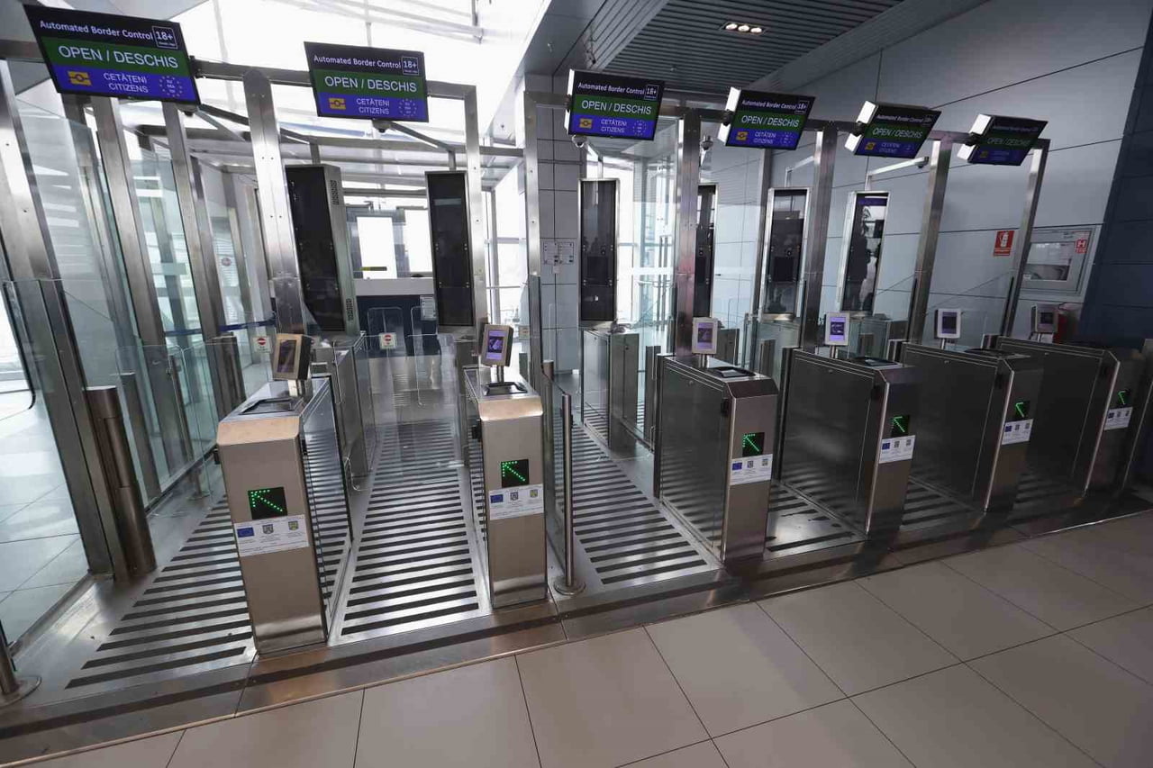 AVRUPA BİRLİĞİ’NİN PASAPORT TARAMASININ YANI SIRA PARMAK İZİ VE FOTOĞRAF GEREKTİREN YENİ DİJİTAL...