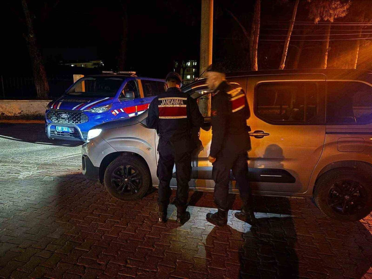 AYDIN'DA GERÇEKLEŞTİRİLEN 'ÇEMBER' OPERASYONU KAPSAMINDA 3 GÜNDE 64 ARANAN ŞAHIS YAKALANDI.