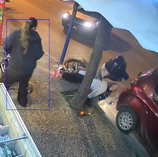 AYDIN'DA MEYDANA GELEN TRAFİK KAZASINDA MOTOSİKLET SÜRÜCÜSÜ ÖLÜMDEN DÖNDÜ. GÜVENLİK KAMERASINA...