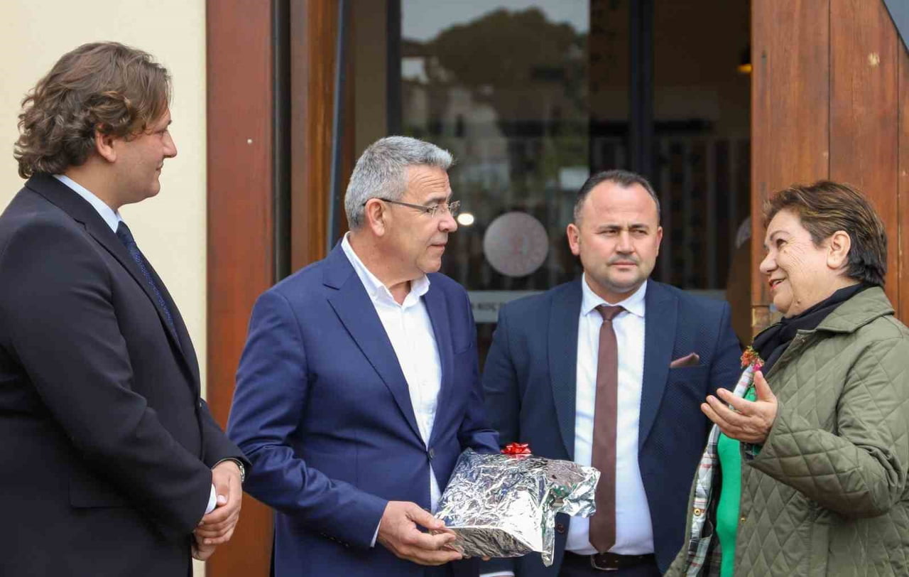 AYDIN'IN KÖŞK İLÇESİNDE EN ÇOK KİTAP OKUYAN ÖĞRENCİLERE DÜZENLENEN TÖRENLE 'TEŞEKKÜR' BELGESİ...