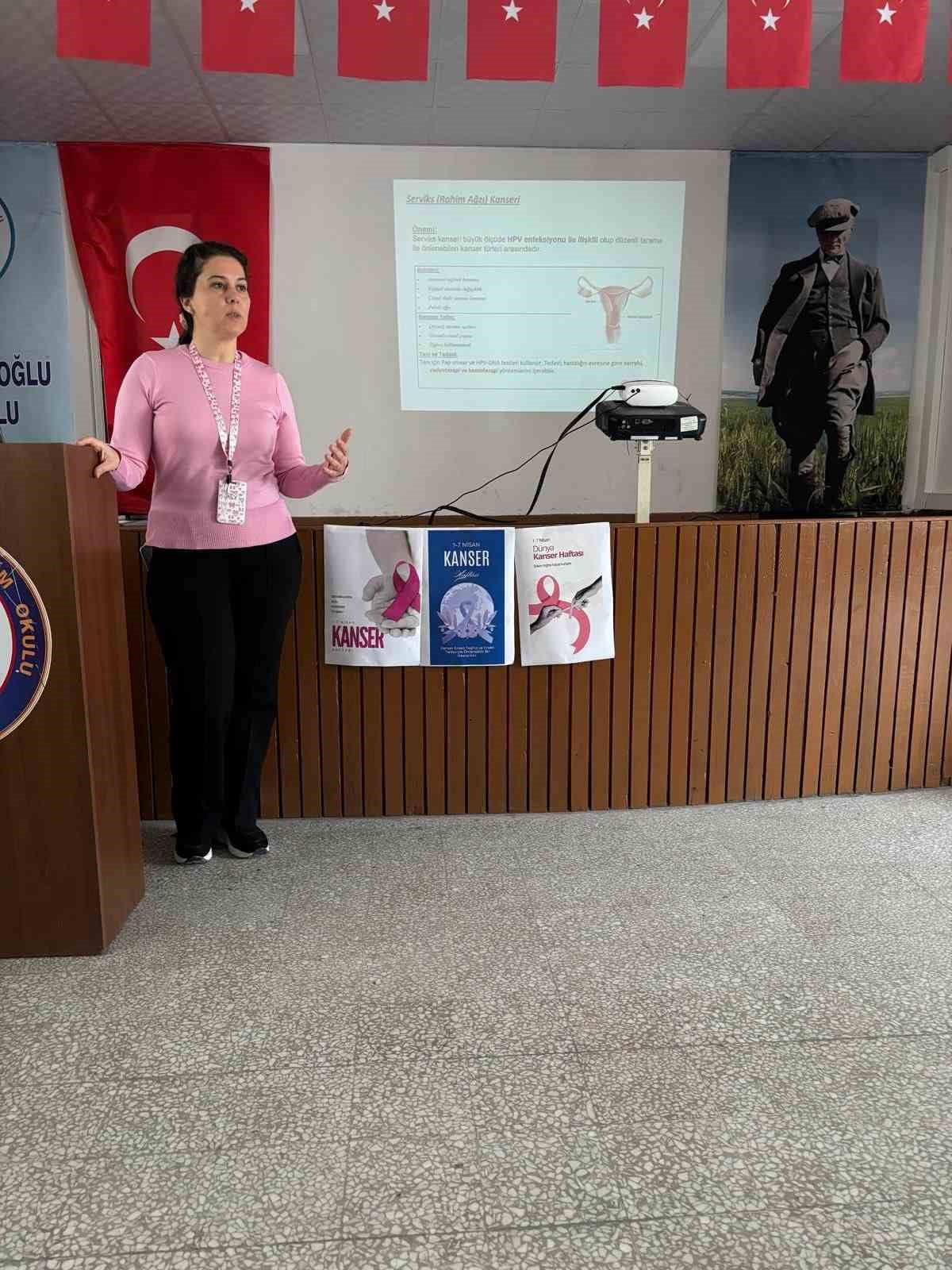 AYDIN'IN SÖKE İLÇESİNDE DÜZENLENEN EĞİTİMDE, ÖĞRENCİ, VELİ VE ÖĞRETMENLERE KANSERDE ERKEN TEŞHİSİN...