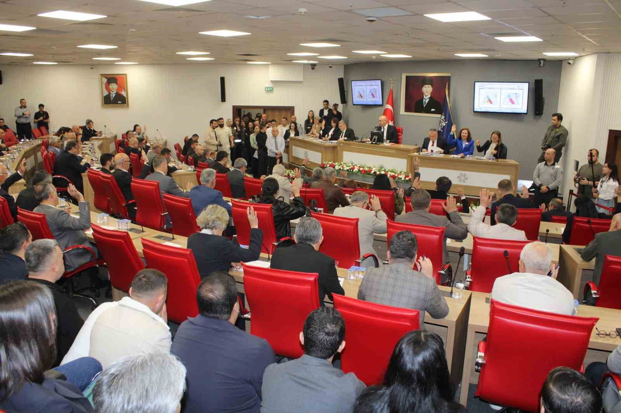 AYDIN BÜYÜKŞEHİR BELEDİYE MECLİSİ’NDE SEÇİM HEYECANI YAŞANIRKEN YILLARDIR OLDUĞU GİBİ BU YIL DA...