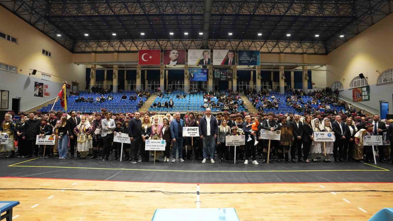 AYDIN BÜYÜKŞEHİR BELEDİYESİ HALK OYUNLARI EKİBİNDEN BİRİNCİLİK