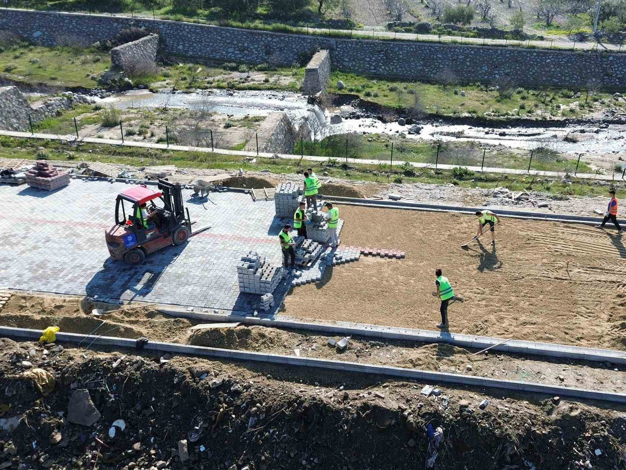 AYDIN BÜYÜKŞEHİR’DEN BUHARKENT’TE YOL YAPIM ÇALIŞMASI