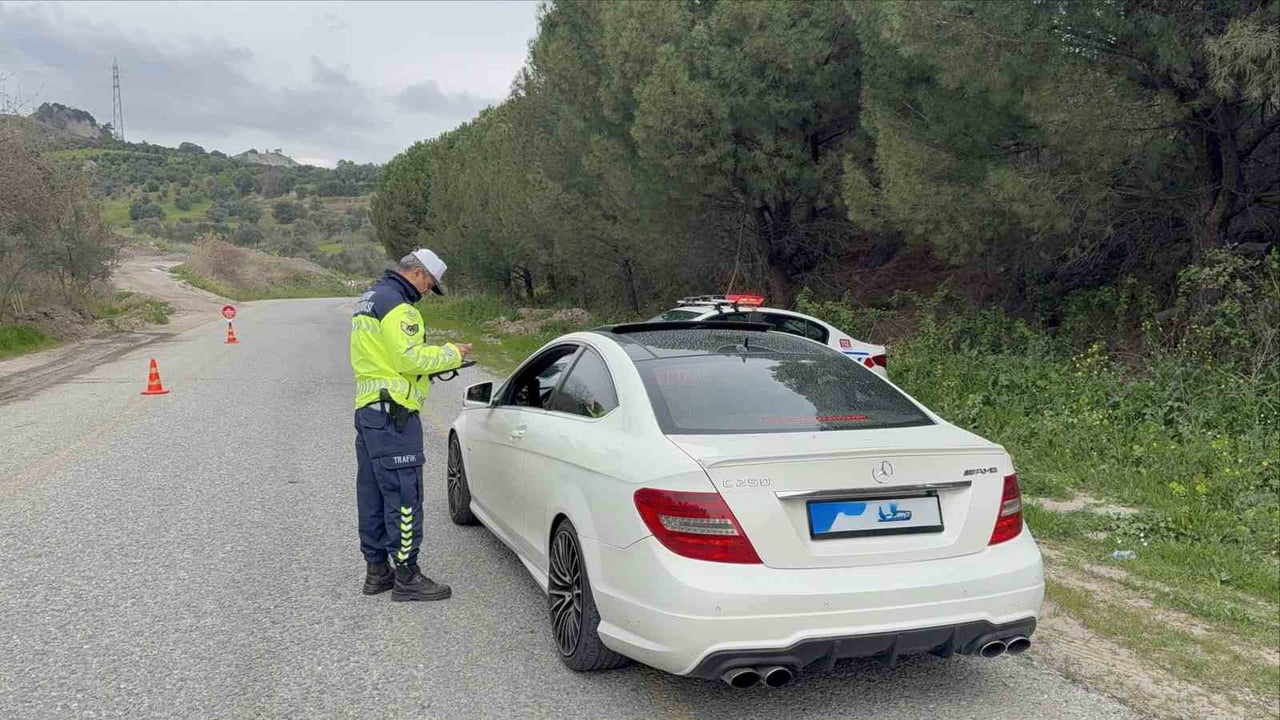 AYDIN’DA ÇEMBER OPERASYONUNDA 55 ARANAN ŞAHIS YAKALANDI