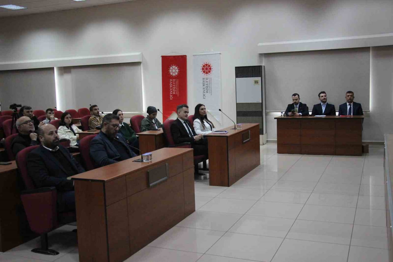 AYDIN’DA GÖREV YAPAN BASIN MENSUPLARI DİJİTALLEŞEN DÜNYADA GAZETECİLİĞİN DÖNÜŞÜMÜNE AYAK UYDURMAK...