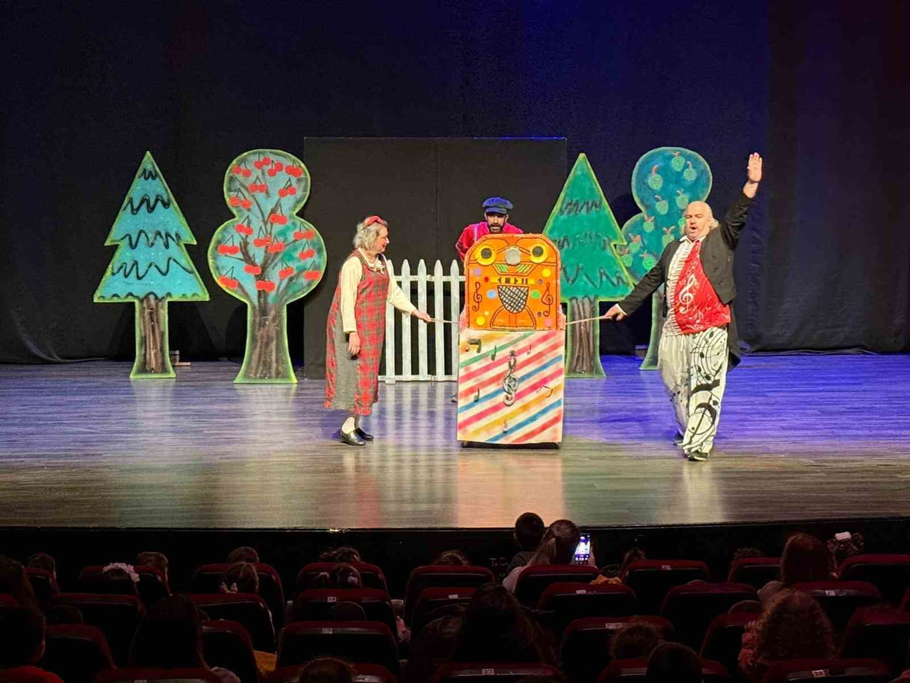 AYDIN’DA MİNİKLER TİYATRO İLE BULUŞTU