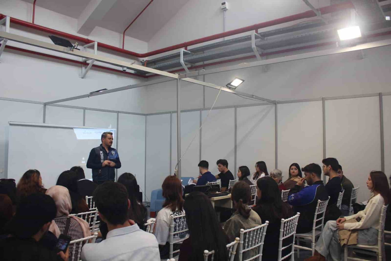 AYDIN’DA ÖĞRENCİLERE SİBER GÜVENLİK EĞİTİMİ
