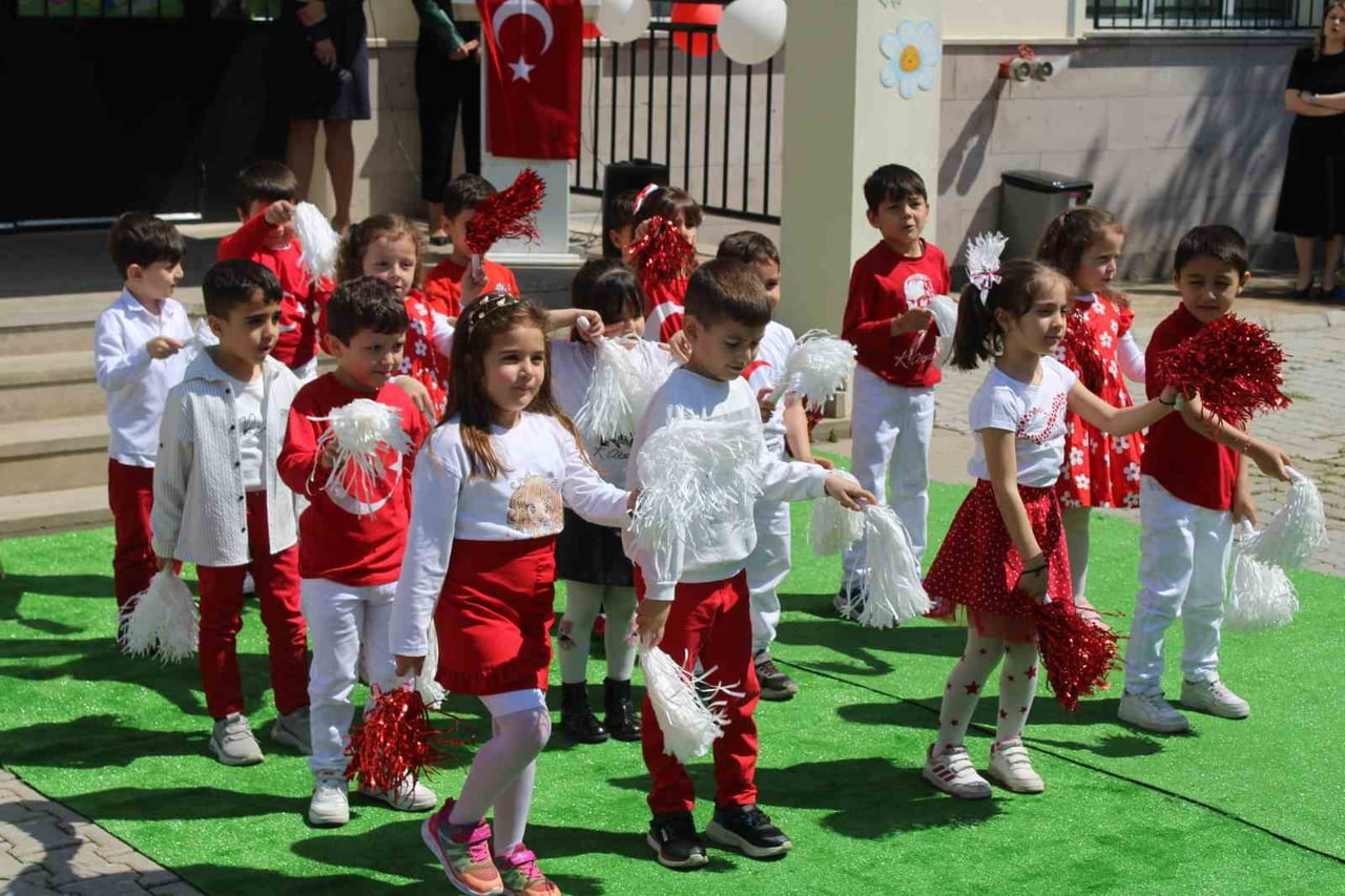 AYDIN’IN EFELER İLÇESİNDE BULUNAN ŞEHİT POLİS DEMET SEZEN ANAOKULU ÖĞRENCİLERİ HAZIRLADIKLARI...