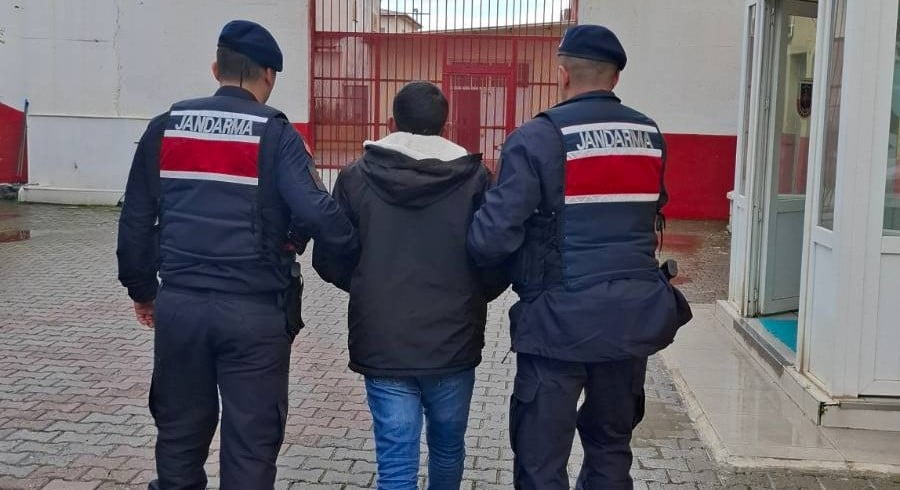 AYDIN’IN İNCİRLİOVA İLÇESİNDE HAKKINDA KESİNLEŞMİŞ HAPİS CEZASI BULUNAN BİR ŞAHIS JANDARMA...