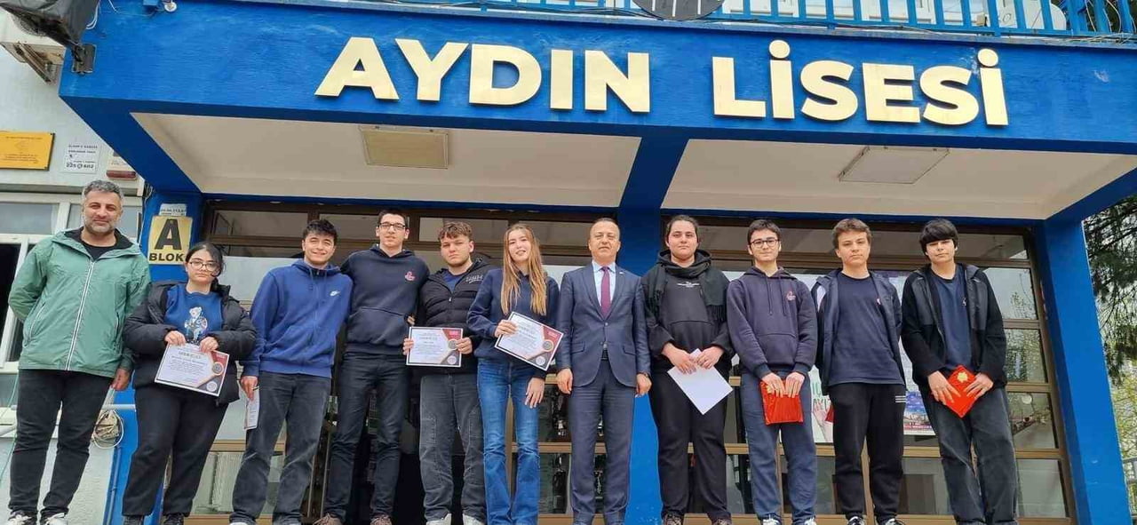 AYDIN LİSESİ ÖĞRENCİLERİ, AKADEMİK, SANATSAL VE SOSYAL ALANLARDA ELDE ETTİKLERİ BAŞARILARLA DİKKAT...