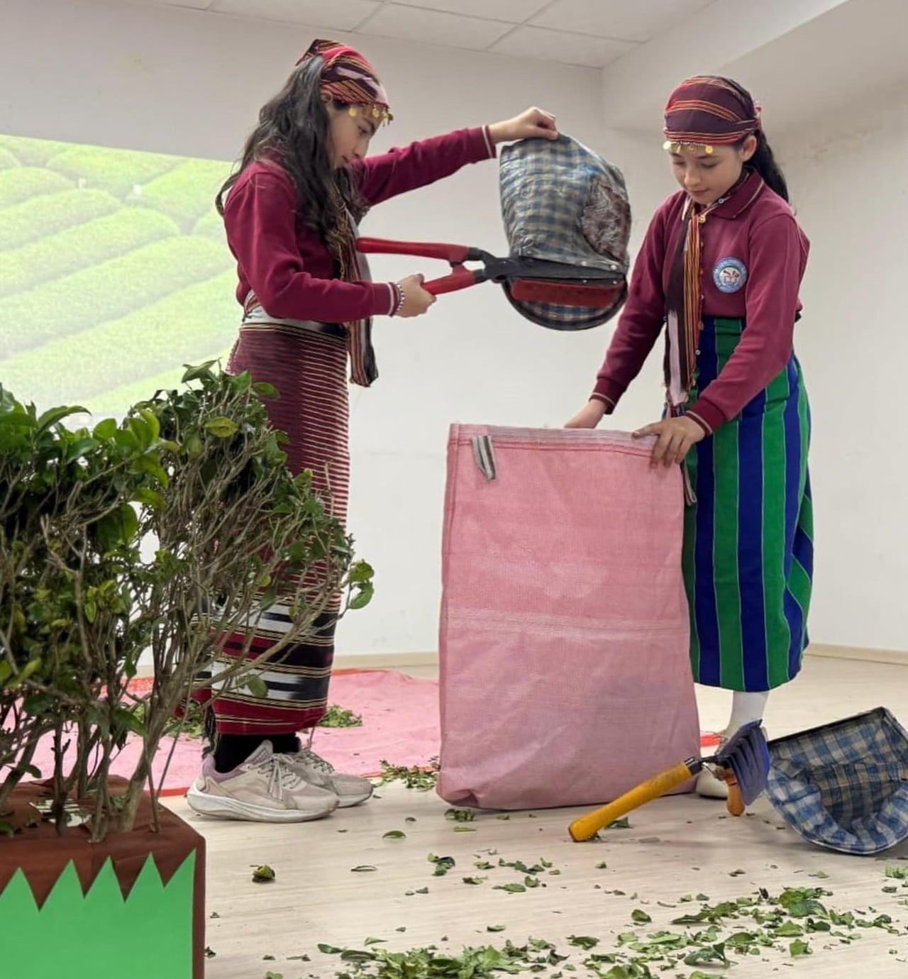 AYDINTEPE'DE ÖĞRENCİLERDEN ÇAY FESTİVALİ