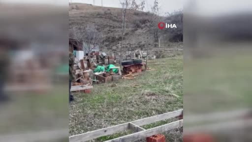 Ayıya elektrikli tuzak bile engel olamadı: Tellerin altını kazıp kovanlara ulaştı