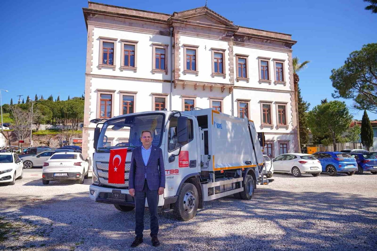 AYVALIK BELEDİYESİ’NİN TEMİZLİK İŞLERİ FİLOSU GÜÇLENİYOR