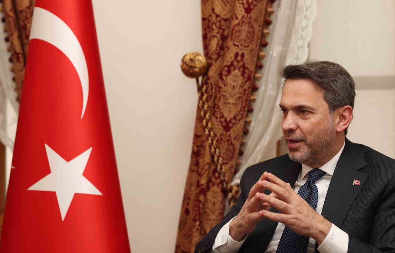 BAKAN BAYRAKTAR, YABANCI BİR BASIN KURULUŞUNUN GÜNDEME İLİŞKİN SORULARINI CEVAPLADI.