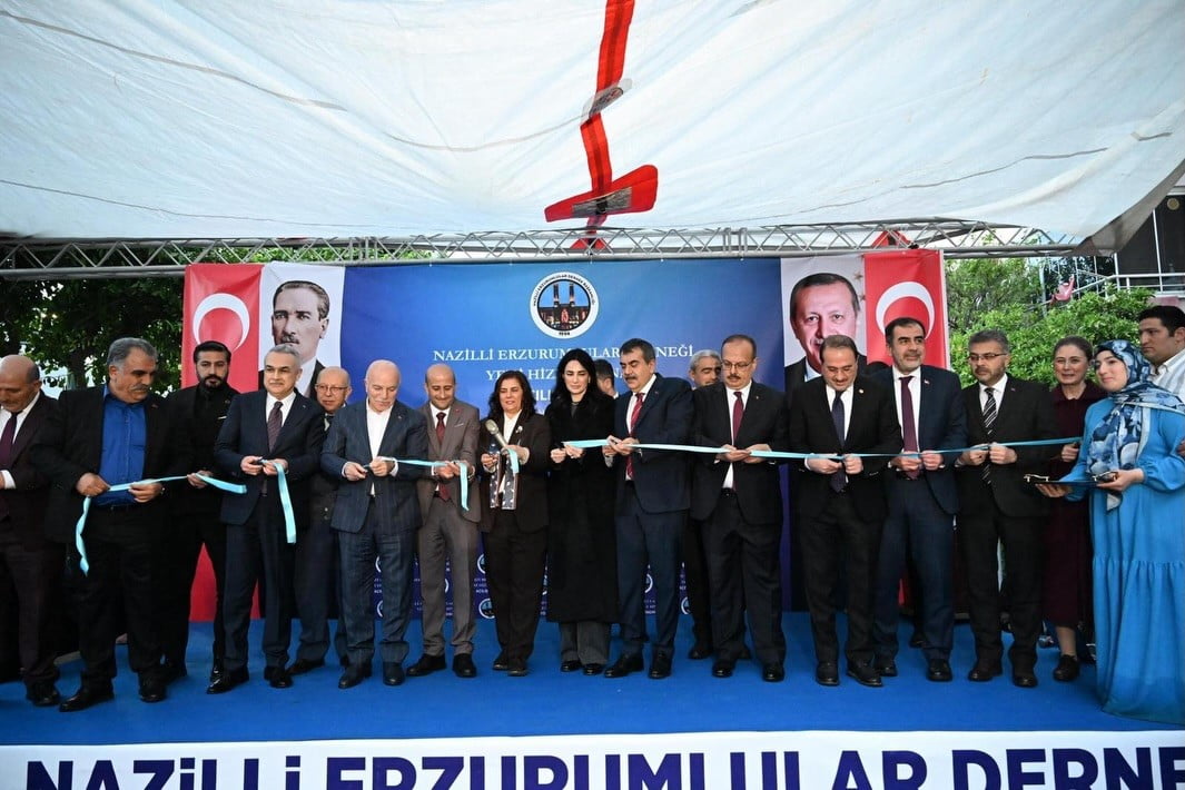 BAKAN TEKİN, NAZİLLİ’DE HEMŞERİ DERNEĞİNİN AÇILIŞINA KATILDI