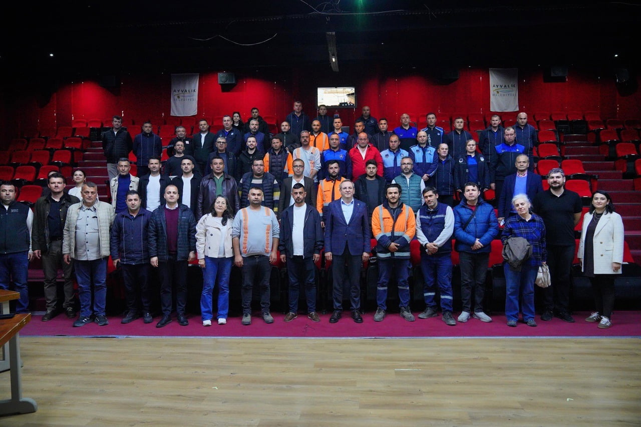 BALIKESİR'İN AYVALIK BELEDİYESİ, YAPIMINA KISA SÜRE İÇİNDE BAŞLANACAK 1. SINIF ATIK GETİRME...