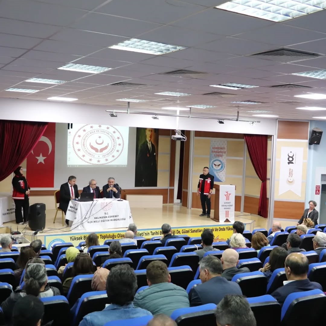 BALIKESİR’İN EDREMİT İLÇESİNDE, "KADINA YÖNELİK ŞİDDETLE MÜCADELE" KAPSAMINDA OKUL YÖNETİCİLERİ VE...