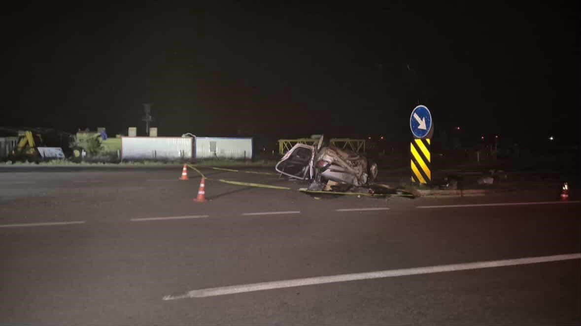 BANDIRMA’DA TAKLA ATAN ARAÇTA 2 KİŞİ YARALANDI