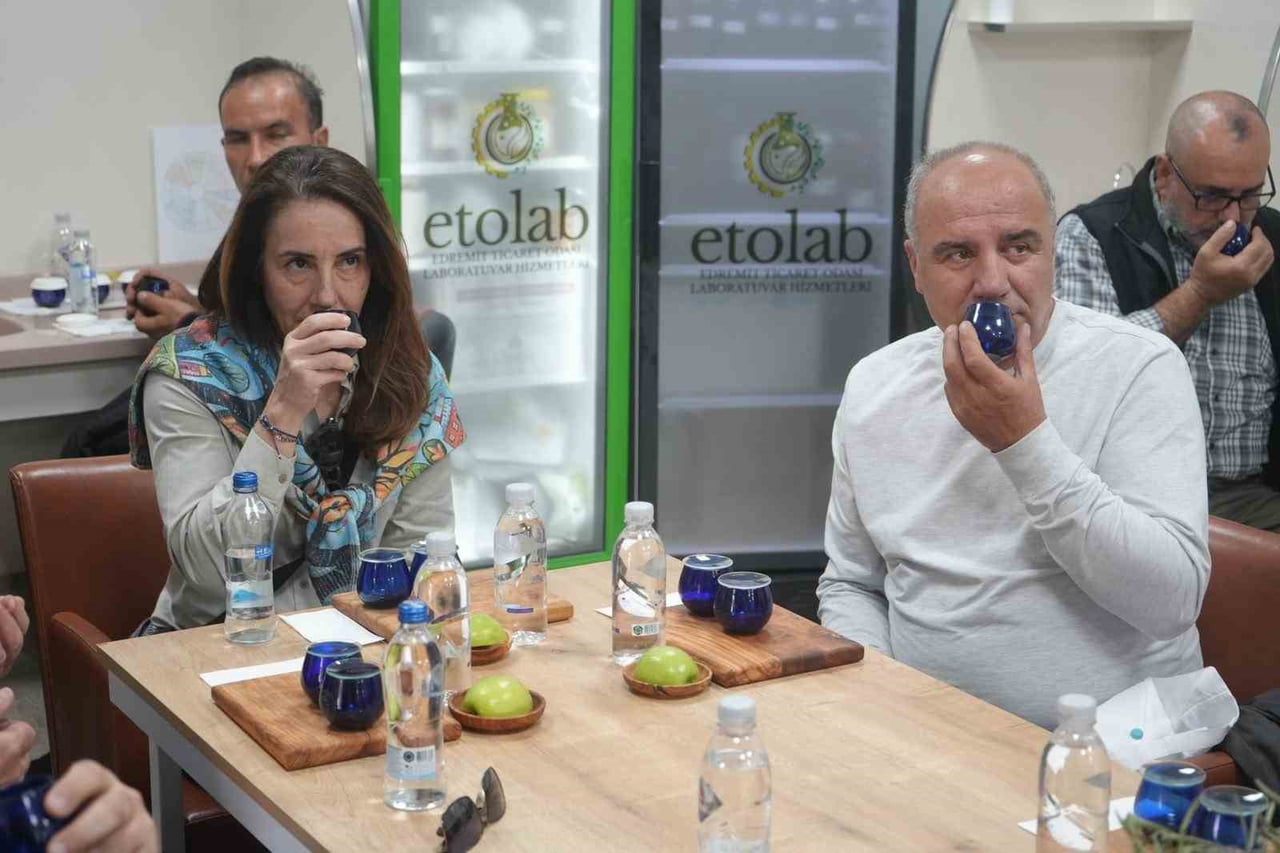 BANDIRMA TİCARET BORSASI’NDAN 41 KİŞİLİK HEYET, EDREMİT TİCARET ODASI VE BORSASI’NI ZİYARET EDEREK...