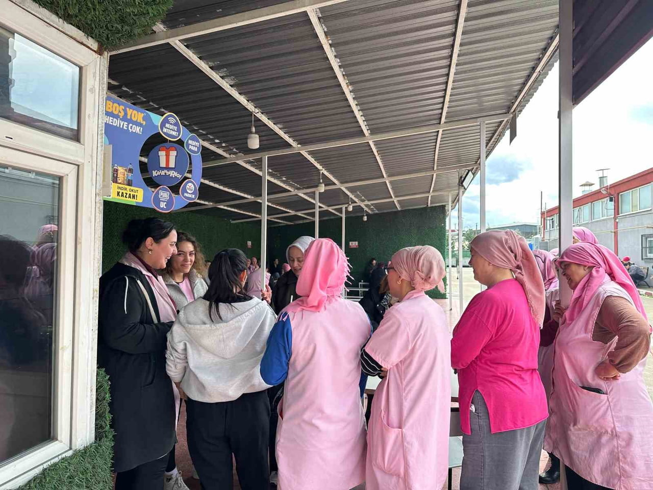 BARTIN ORGANİZE SANAYİ BÖLGESİ'NDE ÇALIŞAN İŞÇİLERE YÖNELİK VERİLEN MOBİL SİGARA BIRAKMA...