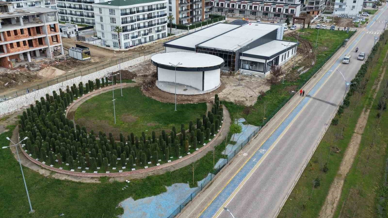 BAŞİSKELE'DE ÇOCUKLARI BİLİM VE TEKNOLOJİYLE BULUŞTURMAK AMACIYLA PROJELENDİRİLEN 15 TEMMUZ BİLİM...