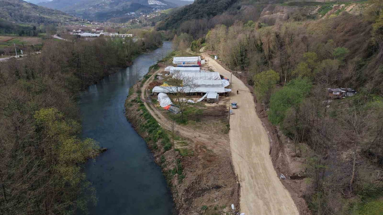 BAŞİSKELE BELEDİYESİ, KURBAN BAYRAMI ÖNCESİ DOĞANTEPE MAHALLESİ'NDE HİZMETE SUNDUĞU HAYVAN...