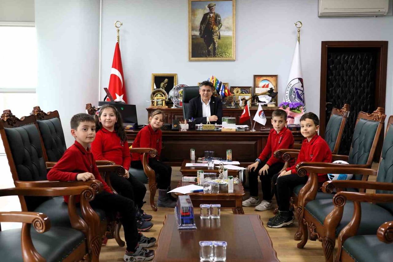 BAŞKAN DURGUT MİNİKLERLE BULUŞTU