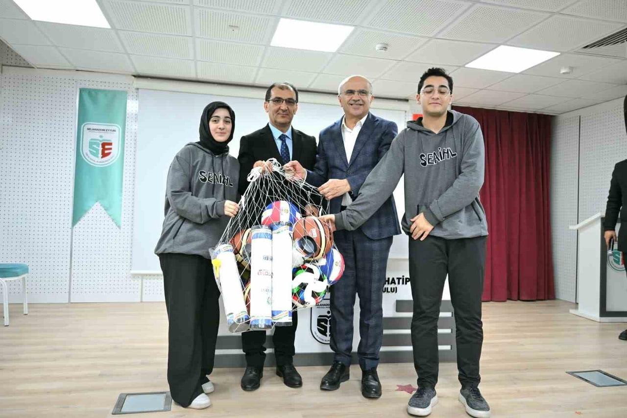 BAŞKAN ER: "MALATYA KÜLLERİNDEN DOĞDU"