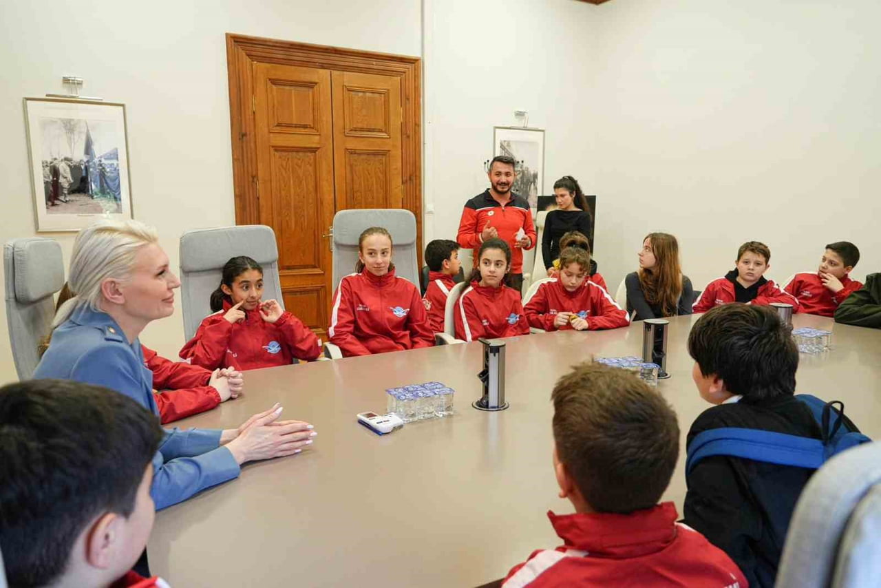 BAŞKAN SUBAŞI BİLECİK GENÇLİK VE SPOR KULÜBÜ SUALTI HOKEYİ TAKIMLARINI AĞIRLADI