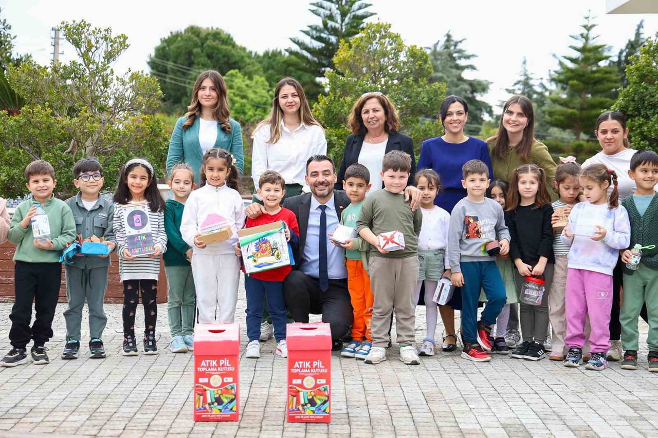BAŞKAN VEKİLİ ÇİÇEK, PROGRAMA KATILARAK ÖĞRENCİLERİN HEYECANINA ORTAK OLDU
