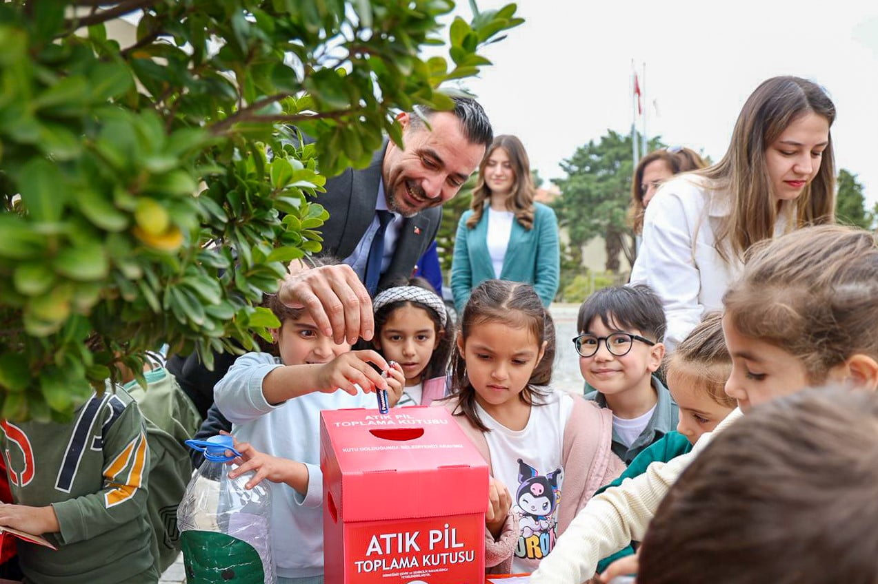 BAŞKAN VEKİLİ ÇİÇEK, PROGRAMA KATILARAK ÖĞRENCİLERİN HEYECANINA ORTAK OLDU