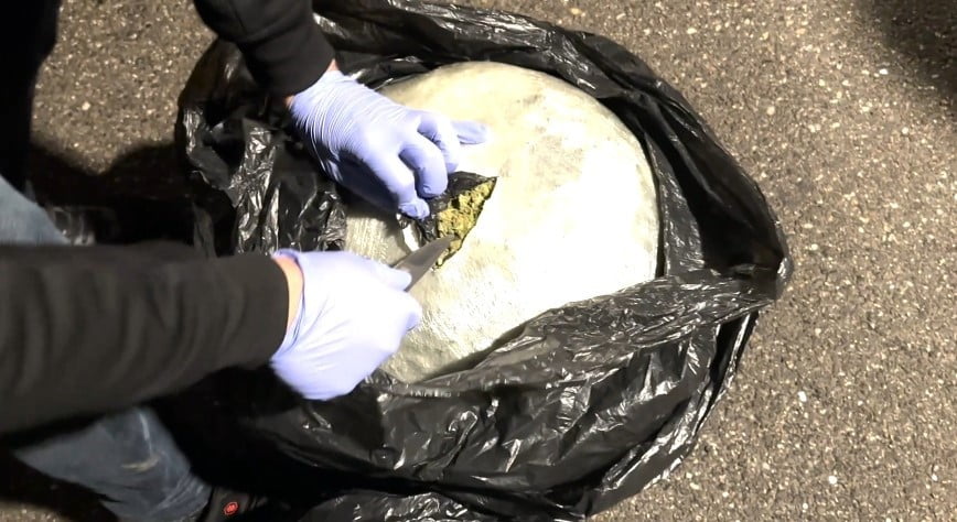 BATMAN'DA DÜZENLENEN OPERASYONDA 9 KİLO 400 GRAM SKUNK ELE GEÇİRİLİRKEN, OLAYA İLİŞKİN GÖZALTINA...