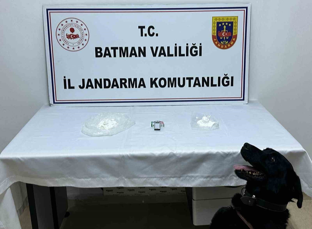 BATMAN'DA DÜZENLENEN UYUŞTURUCU OPERASYONUNDA 1 ŞÜPHELİ YAKALANARAK TUTUKLANDI.