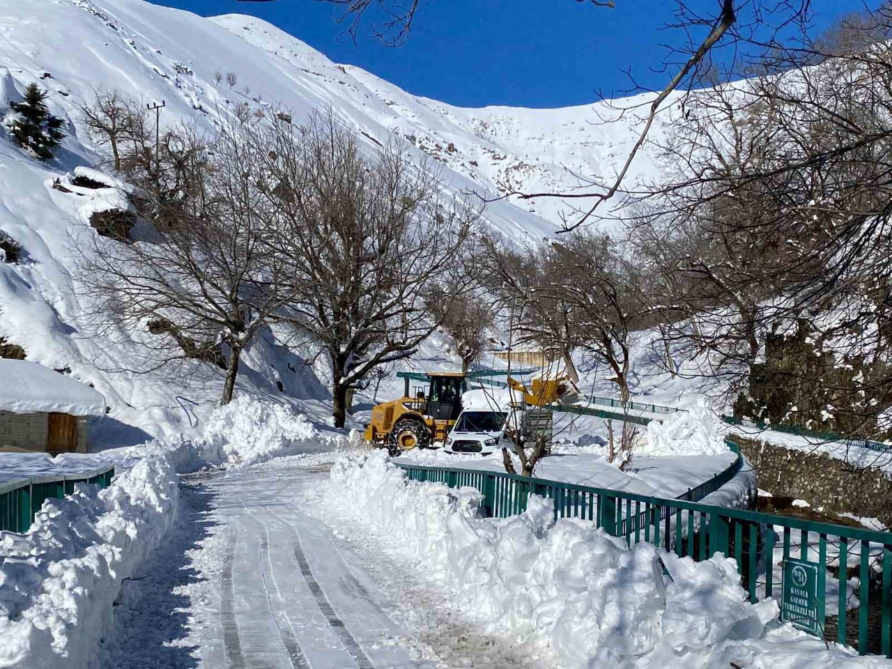 BATMAN’DA 5 AYDIR KAPALI OLAN İLÇELER ARASI YOL ULAŞIMA AÇILDI