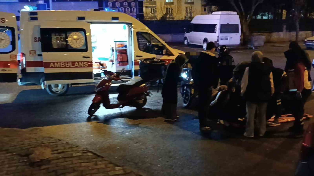 BATMAN’DA MOTOSİKLETİYLE SEYİR HALİNDE OLAN KURYE, DİREKSİYON HAKİMİYETİNİ KAYBETMESİ SONUCU KAZA...