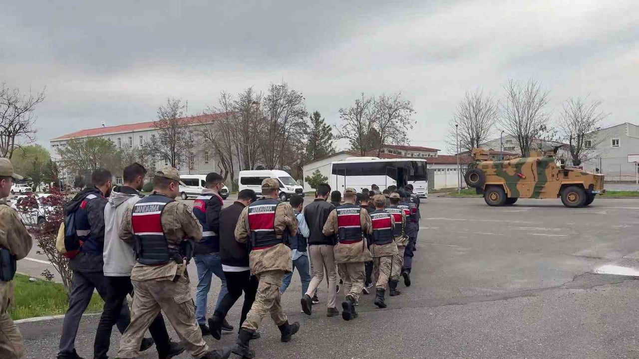 BATMAN MERKEZLİ 6 İLDE "SUÇ İŞLEMEK AMACIYLA ÖRGÜT KURMA VE YASA DIŞI BAHİS" SUÇLARINA YÖNELİK...