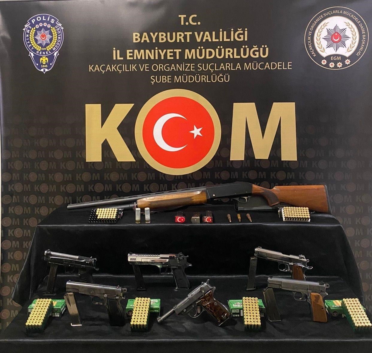 BAYBURT’TA EĞLENCE ORGANİZASYONLARINDA HAVAYA ATEŞ AÇANLARA OPERASYON YAPILDI