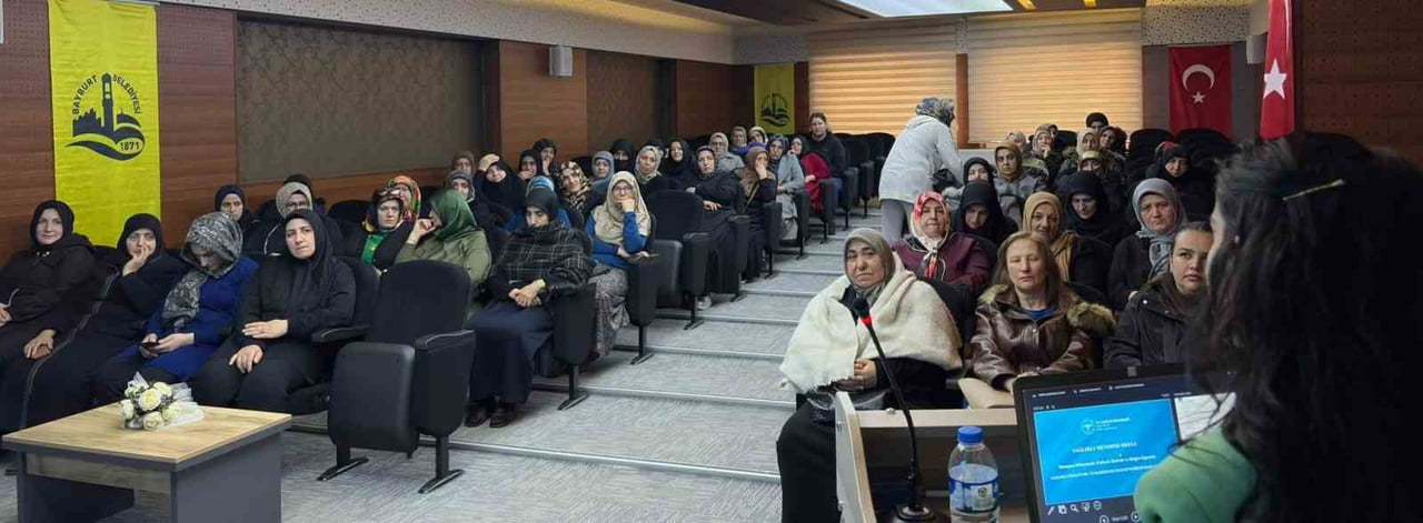 BAYBURT’TA KADINLARA ‘SAĞLIKLI MENOPOZ EĞİTİMİ’ VERİLDİ