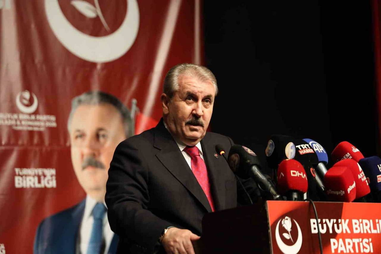 BBP GENEL BAŞKANI MUSTAFA DESTİCİ,  PARTİSİNİN ELAZIĞ OLAĞAN İL KONGRESİNDE KONUŞTU